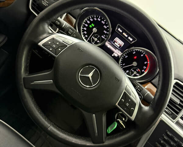 Белый Мерседес М-Класс, объемом двигателя 2.99 л и пробегом 160 тыс. км за 19900 $, фото 24 на Automoto.ua