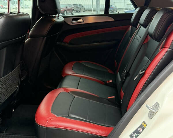 Білий Мерседес М-Клас, об'ємом двигуна 2.99 л та пробігом 217 тис. км за 20500 $, фото 14 на Automoto.ua