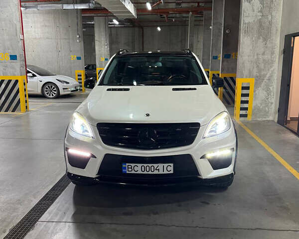 Белый Мерседес М-Класс, объемом двигателя 2.99 л и пробегом 199 тыс. км за 28000 $, фото 4 на Automoto.ua