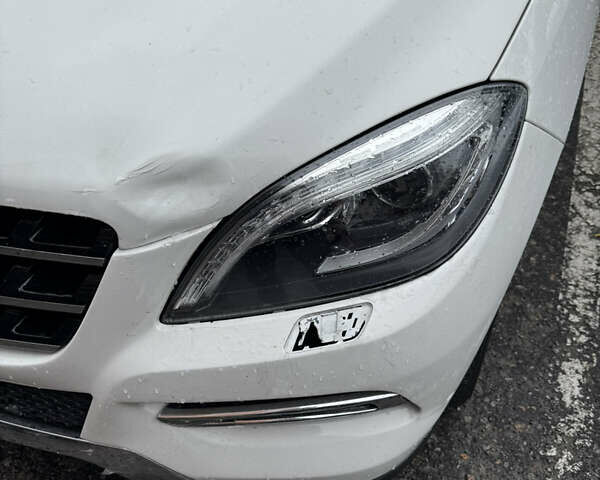 Белый Мерседес М-Класс, объемом двигателя 2.14 л и пробегом 255 тыс. км за 17500 $, фото 10 на Automoto.ua