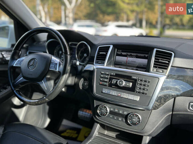 Белый Мерседес М-Класс, объемом двигателя 2.99 л и пробегом 139 тыс. км за 23300 $, фото 26 на Automoto.ua