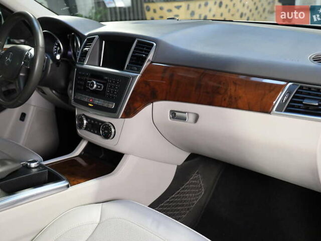 Белый Мерседес М-Класс, объемом двигателя 0 л и пробегом 167 тыс. км за 21000 $, фото 39 на Automoto.ua
