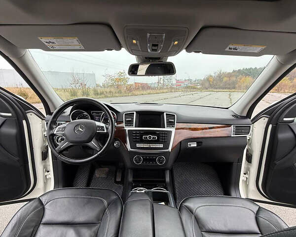 Белый Мерседес М-Класс, объемом двигателя 3 л и пробегом 240 тыс. км за 23499 $, фото 9 на Automoto.ua