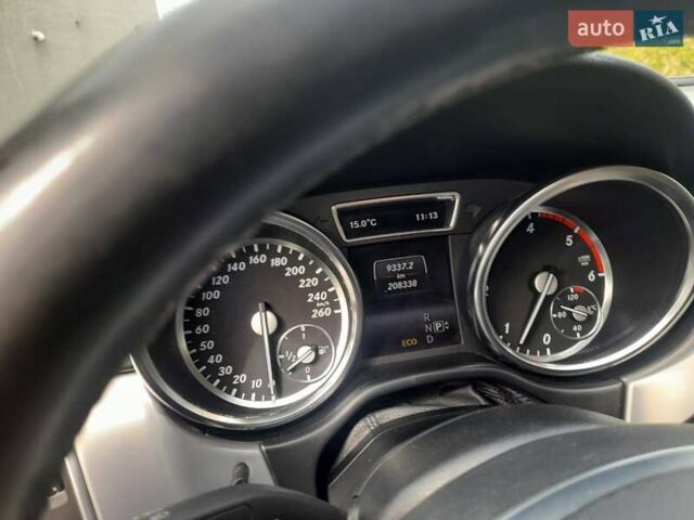 Белый Мерседес М-Класс, объемом двигателя 2.99 л и пробегом 225 тыс. км за 22500 $, фото 8 на Automoto.ua