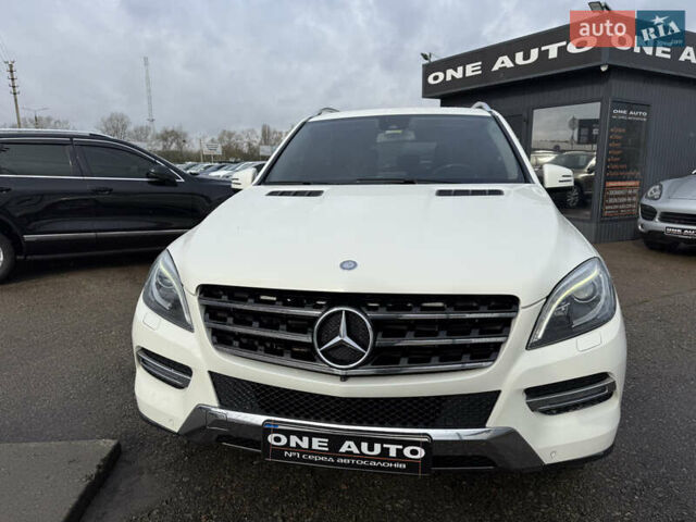 Белый Мерседес М-Класс, объемом двигателя 2.14 л и пробегом 160 тыс. км за 18990 $, фото 5 на Automoto.ua