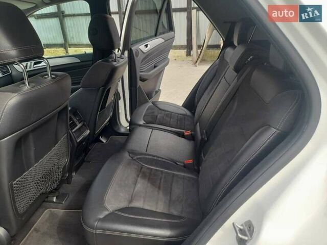 Белый Мерседес М-Класс, объемом двигателя 2.99 л и пробегом 225 тыс. км за 22500 $, фото 18 на Automoto.ua