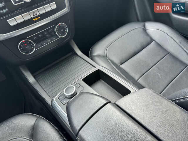 Білий Мерседес М-Клас, об'ємом двигуна 2.99 л та пробігом 199 тис. км за 27900 $, фото 95 на Automoto.ua