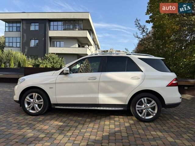 Мерседес М-Класс 2013 в Ровно на Automoto.ua Белый Мерседес М-Класс, объемом двигателя 2.99 л и пробегом 216 тыс. км за 19700 $, фото 9 на Automoto.ua