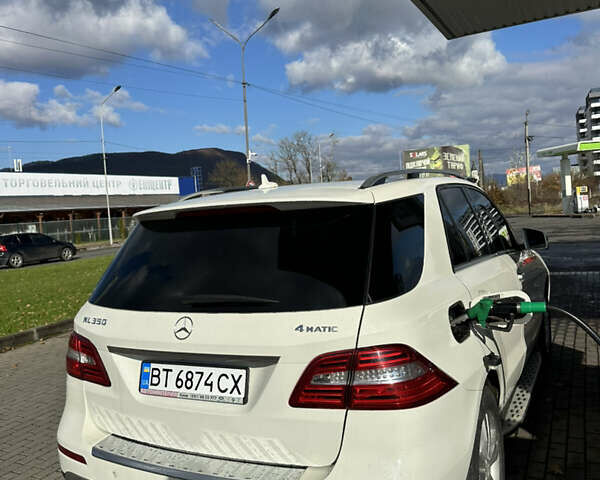 Белый Мерседес М-Класс, объемом двигателя 3.5 л и пробегом 272 тыс. км за 22950 $, фото 3 на Automoto.ua