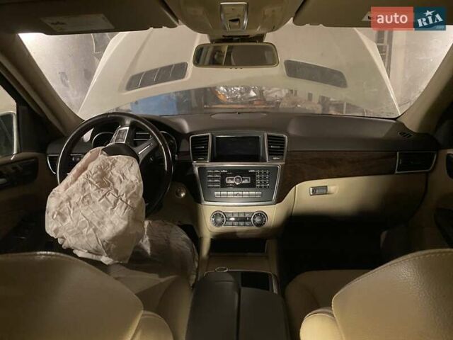 Білий Мерседес М-Клас, об'ємом двигуна 3 л та пробігом 152 тис. км за 13900 $, фото 7 на Automoto.ua