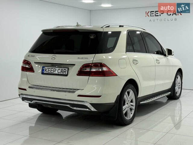 Белый Мерседес М-Класс, объемом двигателя 2.99 л и пробегом 160 тыс. км за 19900 $, фото 10 на Automoto.ua