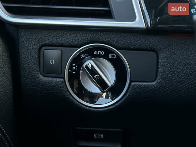 Белый Мерседес М-Класс, объемом двигателя 2.99 л и пробегом 139 тыс. км за 23300 $, фото 20 на Automoto.ua