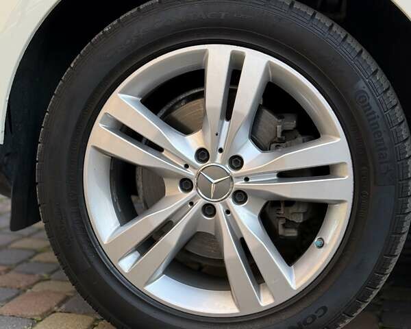 Мерседес М-Класс 2013 в Ровно на Automoto.ua Белый Мерседес М-Класс, объемом двигателя 2.99 л и пробегом 216 тыс. км за 19700 $, фото 8 на Automoto.ua