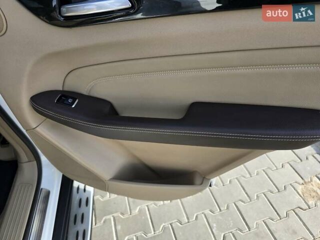 Білий Мерседес М-Клас, об'ємом двигуна 2.99 л та пробігом 235 тис. км за 19700 $, фото 24 на Automoto.ua