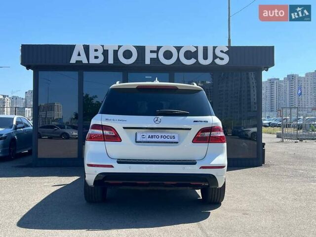 Білий Мерседес М-Клас, об'ємом двигуна 4.66 л та пробігом 270 тис. км за 16990 $, фото 5 на Automoto.ua