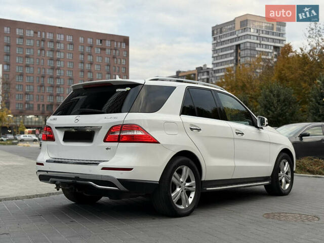 Мерседес М-Класс 2014 в Львове на Automoto.ua Белый Мерседес М-Класс, объемом двигателя 2.99 л и пробегом 279 тыс. км за 22800 $, фото 10 на Automoto.ua