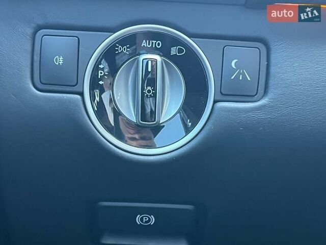 Белый Мерседес М-Класс, объемом двигателя 4.66 л и пробегом 270 тыс. км за 17990 $, фото 21 на Automoto.ua