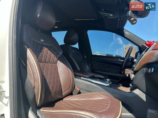 Білий Мерседес М-Клас, об'ємом двигуна 4.66 л та пробігом 270 тис. км за 16990 $, фото 12 на Automoto.ua