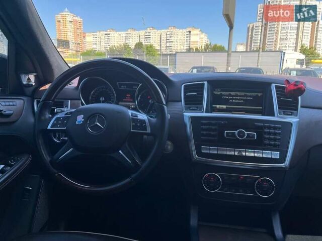 Білий Мерседес М-Клас, об'ємом двигуна 4.66 л та пробігом 270 тис. км за 16990 $, фото 17 на Automoto.ua