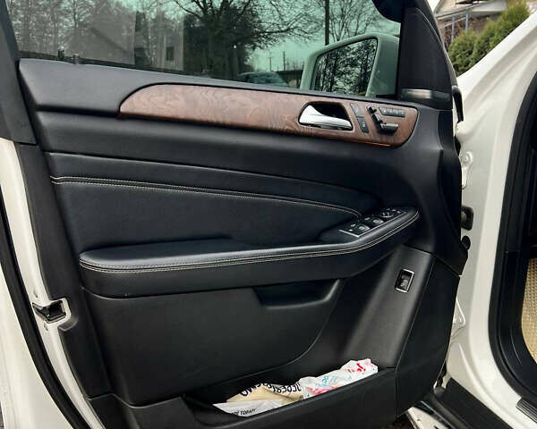 Білий Мерседес М-Клас, об'ємом двигуна 3.5 л та пробігом 148 тис. км за 18000 $, фото 6 на Automoto.ua