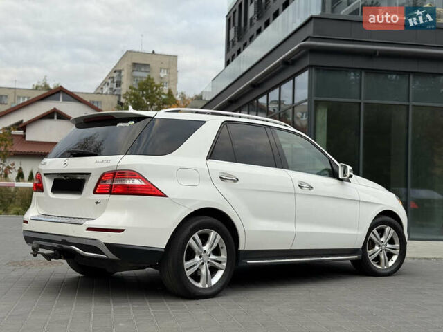 Мерседес М-Класс 2014 в Львове на Automoto.ua Белый Мерседес М-Класс, объемом двигателя 2.99 л и пробегом 279 тыс. км за 22800 $, фото 12 на Automoto.ua