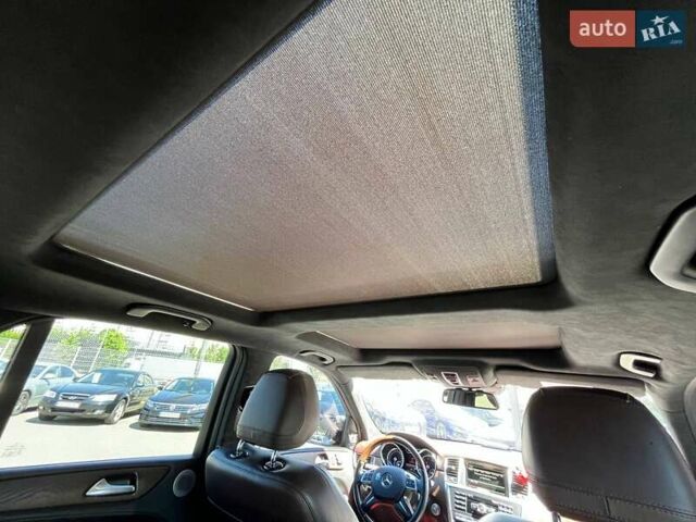 Белый Мерседес М-Класс, объемом двигателя 4.66 л и пробегом 270 тыс. км за 17990 $, фото 14 на Automoto.ua