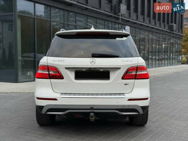 Мерседес М-Класс 2014 в Львове на Automoto.ua Белый Мерседес М-Класс, объемом двигателя 2.99 л и пробегом 279 тыс. км за 22800 $, фото 13 на Automoto.ua