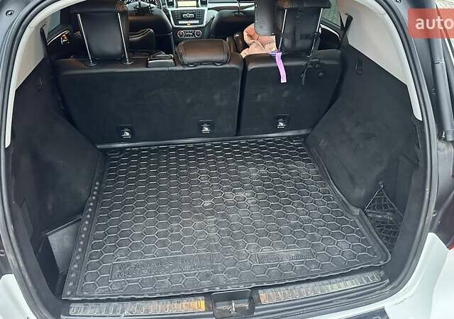 Белый Мерседес М-Класс, объемом двигателя 3.5 л и пробегом 83 тыс. км за 22500 $, фото 8 на Automoto.ua