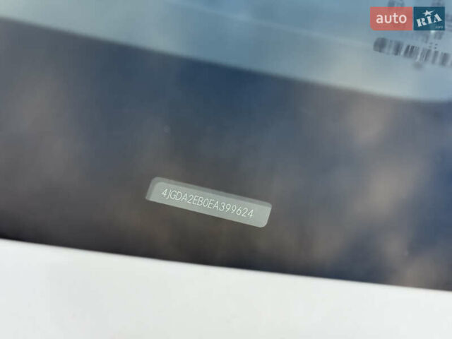 Мерседес М-Класс 2014 в Львове на Automoto.ua Белый Мерседес М-Класс, объемом двигателя 2.99 л и пробегом 279 тыс. км за 22800 $, фото 9 на Automoto.ua