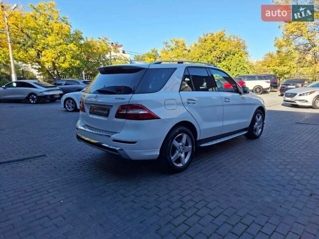 Мерседес М-Класс 2014 в Одессе на Automoto.ua Белый Мерседес М-Класс, объемом двигателя 2.99 л и пробегом 149 тыс. км за 26900 $, фото 3 на Automoto.ua