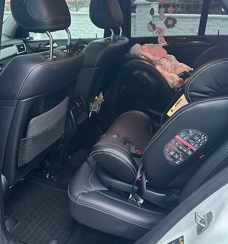 Белый Мерседес М-Класс, объемом двигателя 3.5 л и пробегом 83 тыс. км за 22500 $, фото 6 на Automoto.ua