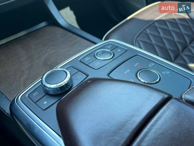 Білий Мерседес М-Клас, об'ємом двигуна 4.66 л та пробігом 270 тис. км за 16990 $, фото 31 на Automoto.ua