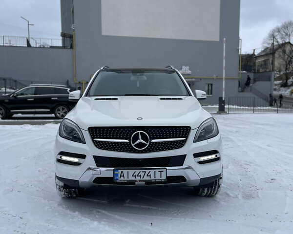 Белый Мерседес М-Класс, объемом двигателя 3.5 л и пробегом 149 тыс. км за 18500 $, фото 3 на Automoto.ua