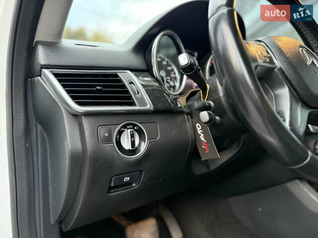 Мерседес М-Класс 2014 в Львове на Automoto.ua Белый Мерседес М-Класс, объемом двигателя 2.99 л и пробегом 279 тыс. км за 22800 $, фото 22 на Automoto.ua
