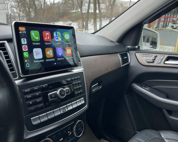 Белый Мерседес М-Класс, объемом двигателя 3.5 л и пробегом 149 тыс. км за 18500 $, фото 17 на Automoto.ua