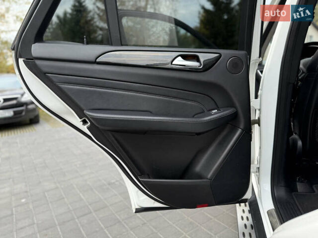 Мерседес М-Класс 2014 в Львове на Automoto.ua Белый Мерседес М-Класс, объемом двигателя 2.99 л и пробегом 279 тыс. км за 22800 $, фото 29 на Automoto.ua