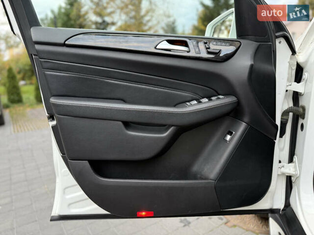 Мерседес М-Класс 2014 в Львове на Automoto.ua Белый Мерседес М-Класс, объемом двигателя 2.99 л и пробегом 279 тыс. км за 22800 $, фото 18 на Automoto.ua