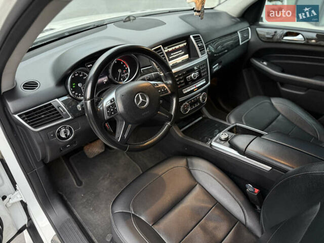 Мерседес М-Класс 2014 в Львове на Automoto.ua Белый Мерседес М-Класс, объемом двигателя 2.99 л и пробегом 279 тыс. км за 22800 $, фото 23 на Automoto.ua