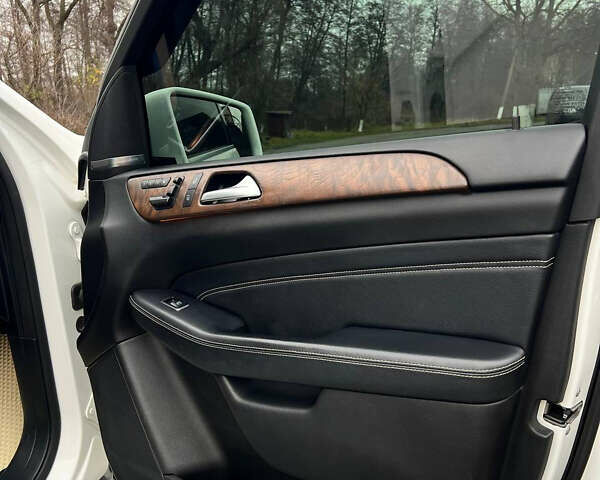 Білий Мерседес М-Клас, об'ємом двигуна 3.5 л та пробігом 148 тис. км за 18000 $, фото 15 на Automoto.ua