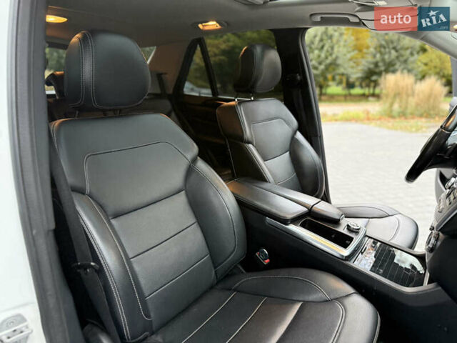 Мерседес М-Класс 2014 в Львове на Automoto.ua Белый Мерседес М-Класс, объемом двигателя 2.99 л и пробегом 279 тыс. км за 22800 $, фото 43 на Automoto.ua