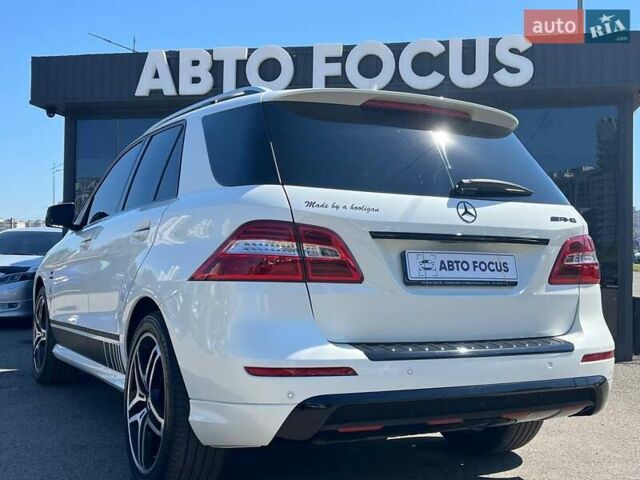 Білий Мерседес М-Клас, об'ємом двигуна 4.66 л та пробігом 270 тис. км за 16990 $, фото 7 на Automoto.ua
