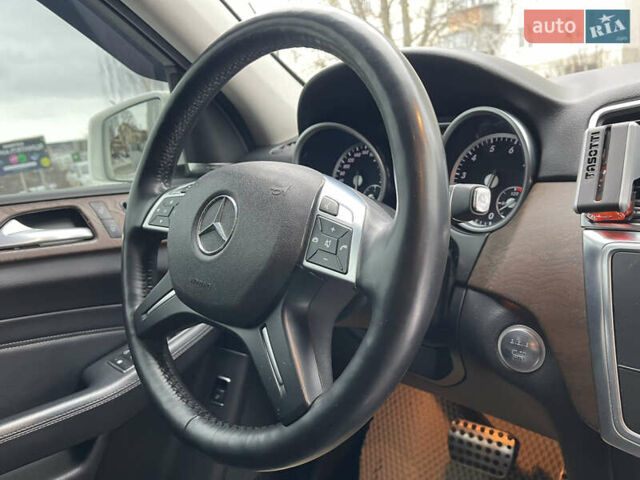 Белый Мерседес М-Класс, объемом двигателя 3.5 л и пробегом 149 тыс. км за 18500 $, фото 9 на Automoto.ua