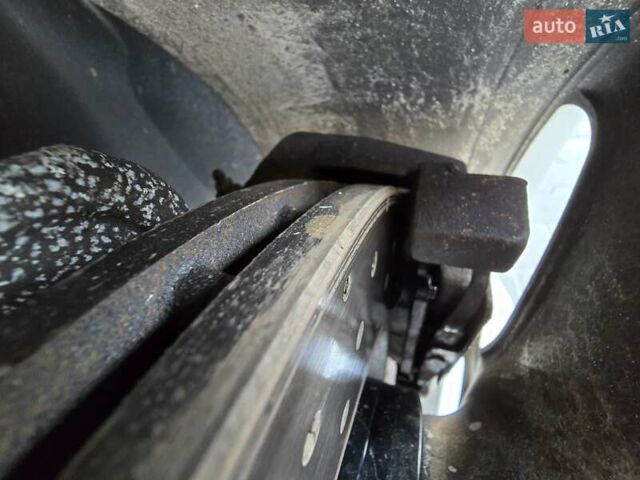 Білий Мерседес М-Клас, об'ємом двигуна 2.99 л та пробігом 235 тис. км за 19700 $, фото 39 на Automoto.ua