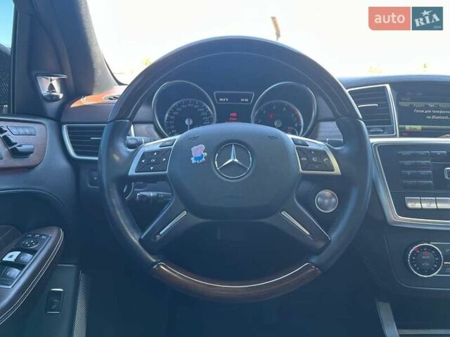 Белый Мерседес М-Класс, объемом двигателя 4.66 л и пробегом 270 тыс. км за 17990 $, фото 19 на Automoto.ua