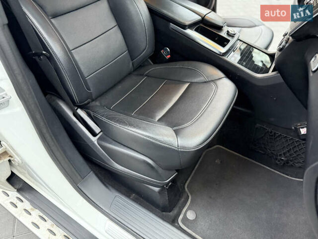 Мерседес М-Класс 2014 в Львове на Automoto.ua Белый Мерседес М-Класс, объемом двигателя 2.99 л и пробегом 279 тыс. км за 22800 $, фото 42 на Automoto.ua