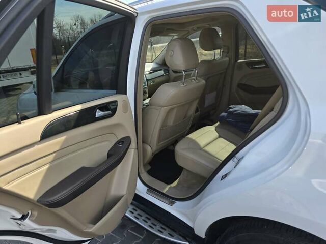 Білий Мерседес М-Клас, об'ємом двигуна 2.99 л та пробігом 235 тис. км за 19700 $, фото 15 на Automoto.ua