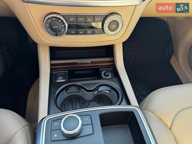 Білий Мерседес М-Клас, об'ємом двигуна 2.99 л та пробігом 137 тис. км за 28500 $, фото 17 на Automoto.ua