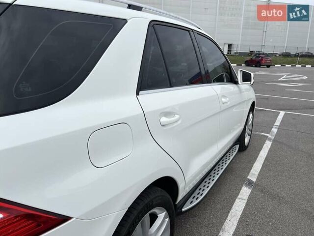 Белый Мерседес М-Класс, объемом двигателя 2.99 л и пробегом 253 тыс. км за 22800 $, фото 3 на Automoto.ua