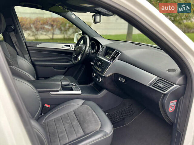 Мерседес М-Класс 2015 в Киеве на Automoto.ua Белый Мерседес М-Класс, объемом двигателя 3 л и пробегом 152 тыс. км за 27900 $, фото 13 на Automoto.ua