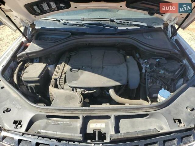 Белый Мерседес М-Класс, объемом двигателя 2.99 л и пробегом 161 тыс. км за 3000 $, фото 11 на Automoto.ua